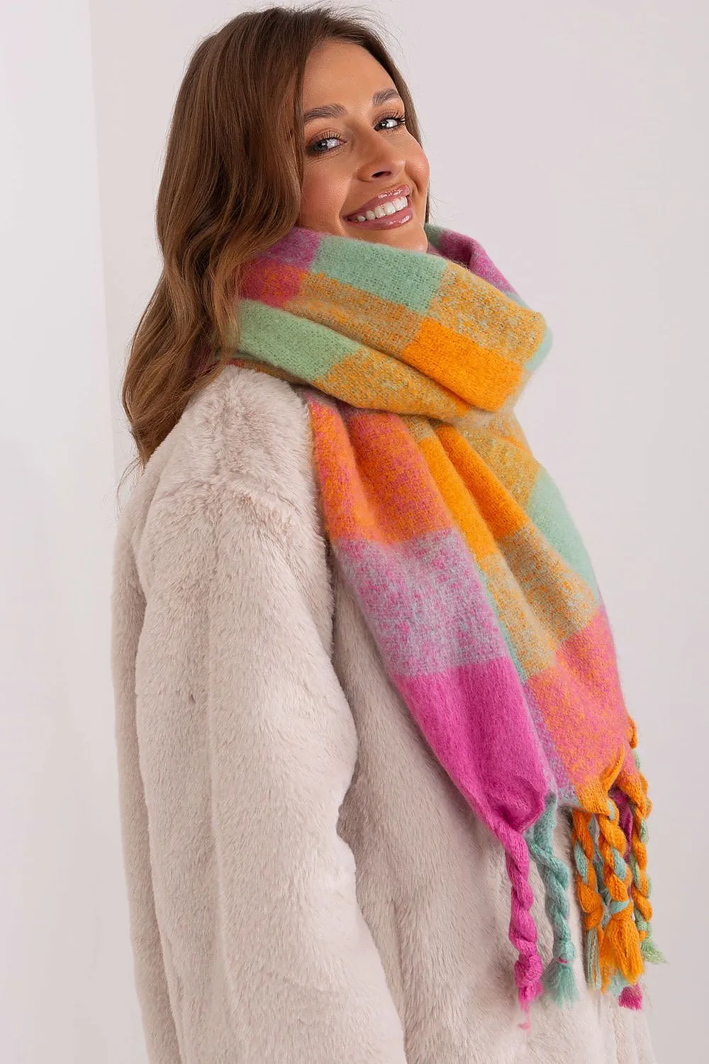Shawl model 191717 AT