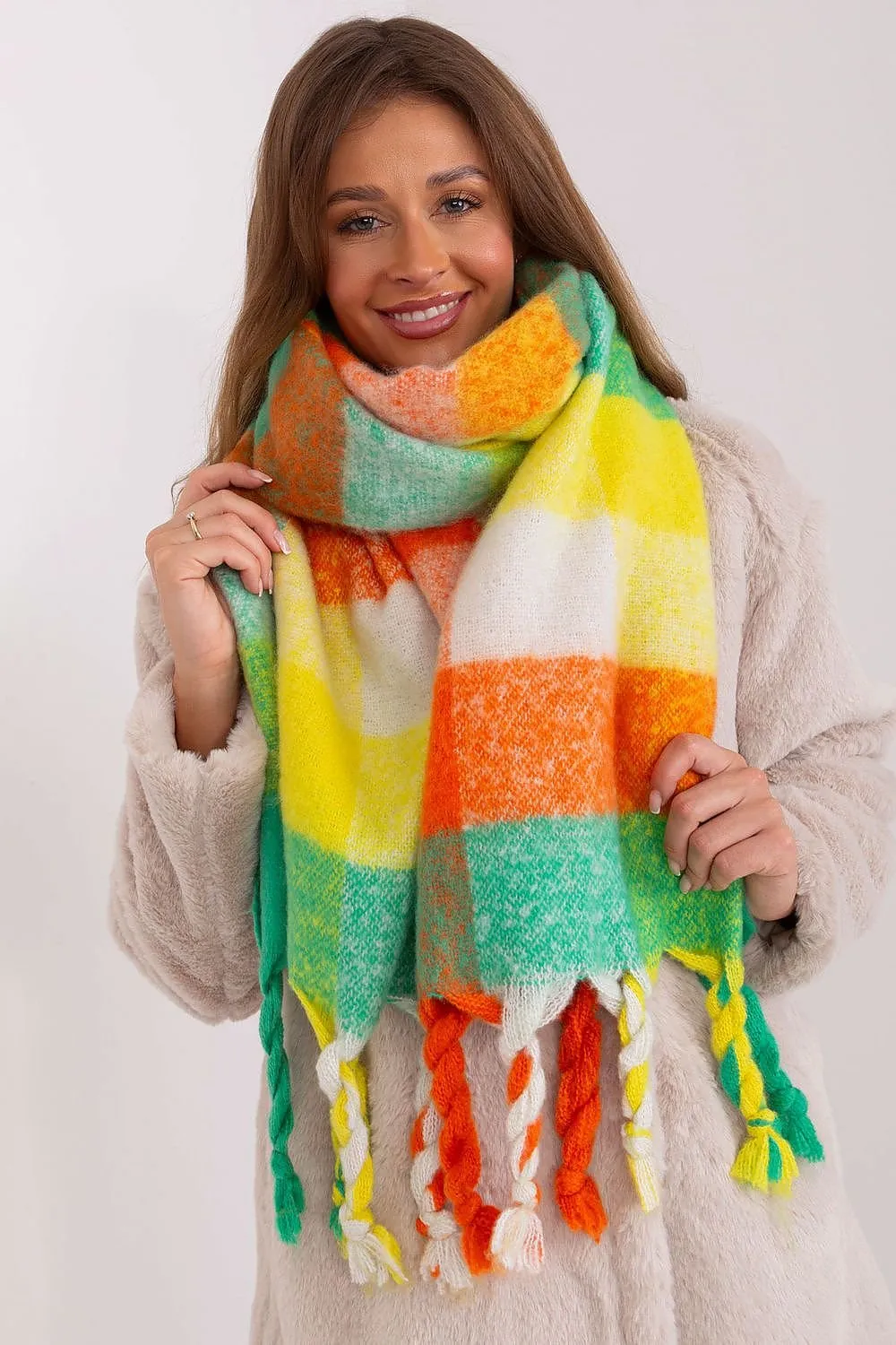 Shawl model 191719 AT
